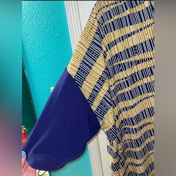LuLaRoe Gold & Navy 2xl Irma - Picture 3 of 7